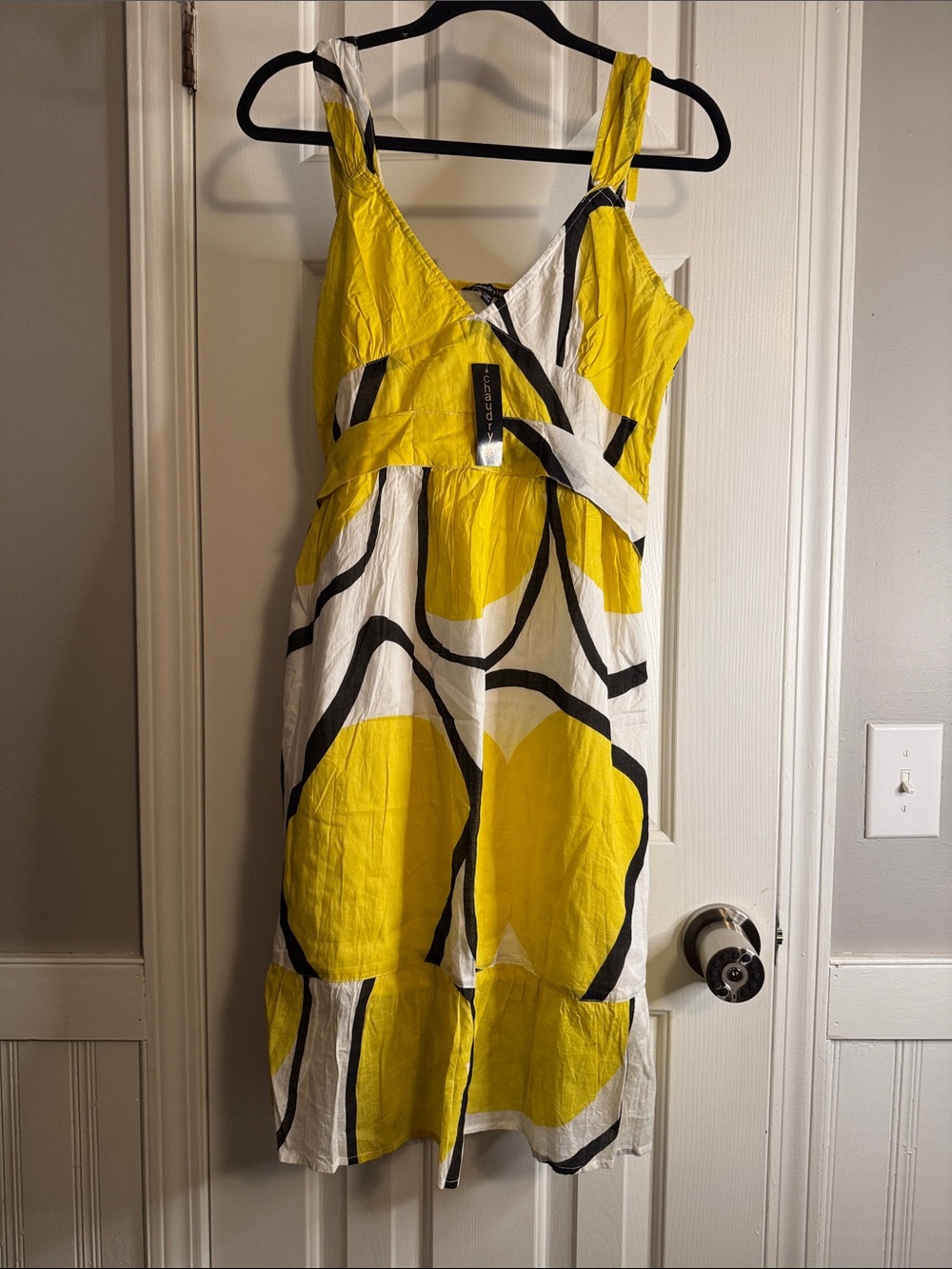 Chaudry kc Yellow and White Sleeveless Midi Dress with Bold Black Print (23)